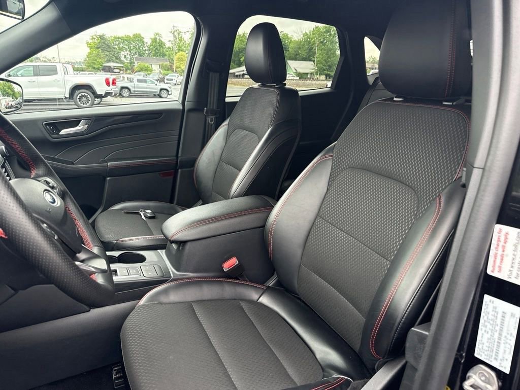 2025 Ford Escape ST-Line - Photo 17