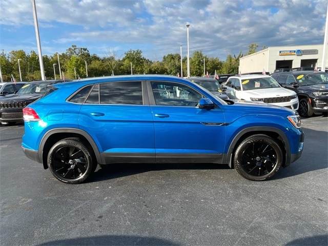 Used 2024 Volkswagen Atlas Cross Sport SE w/Tech with VIN 1V2KE2CA6RC247172 for sale in Kingsport, TN