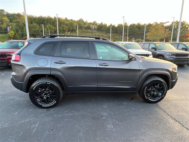 Used 2022 Jeep Cherokee Trailhawk with VIN 1C4PJMBX5ND532857 for sale in Kingsport, TN