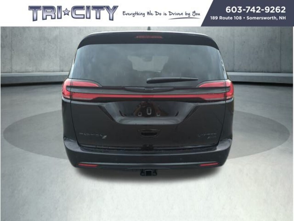 New 2026 Chrysler Pacifica LIMITED AWD Passenger Van