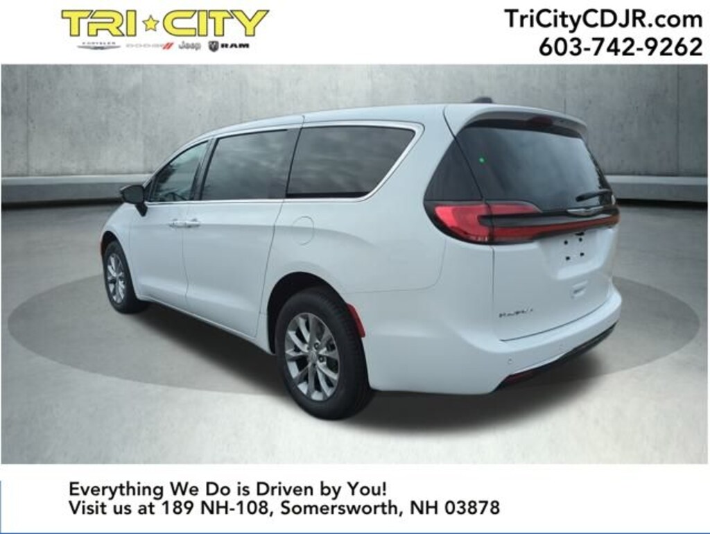 New 2026 Chrysler Pacifica SELECT AWD Passenger Van
