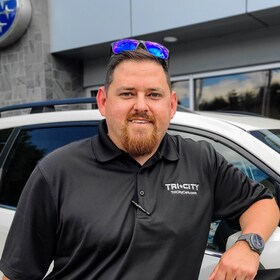 Staff member Scotte G from ID_24e4c84a4674