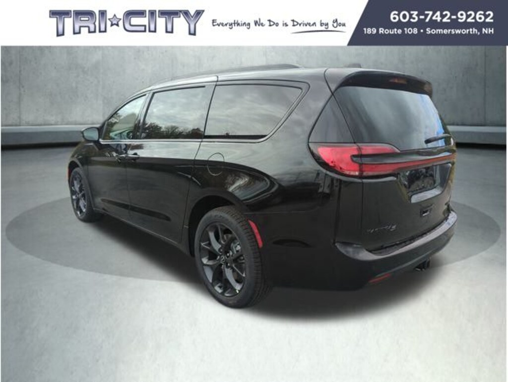 New 2026 Chrysler Pacifica LIMITED AWD Passenger Van