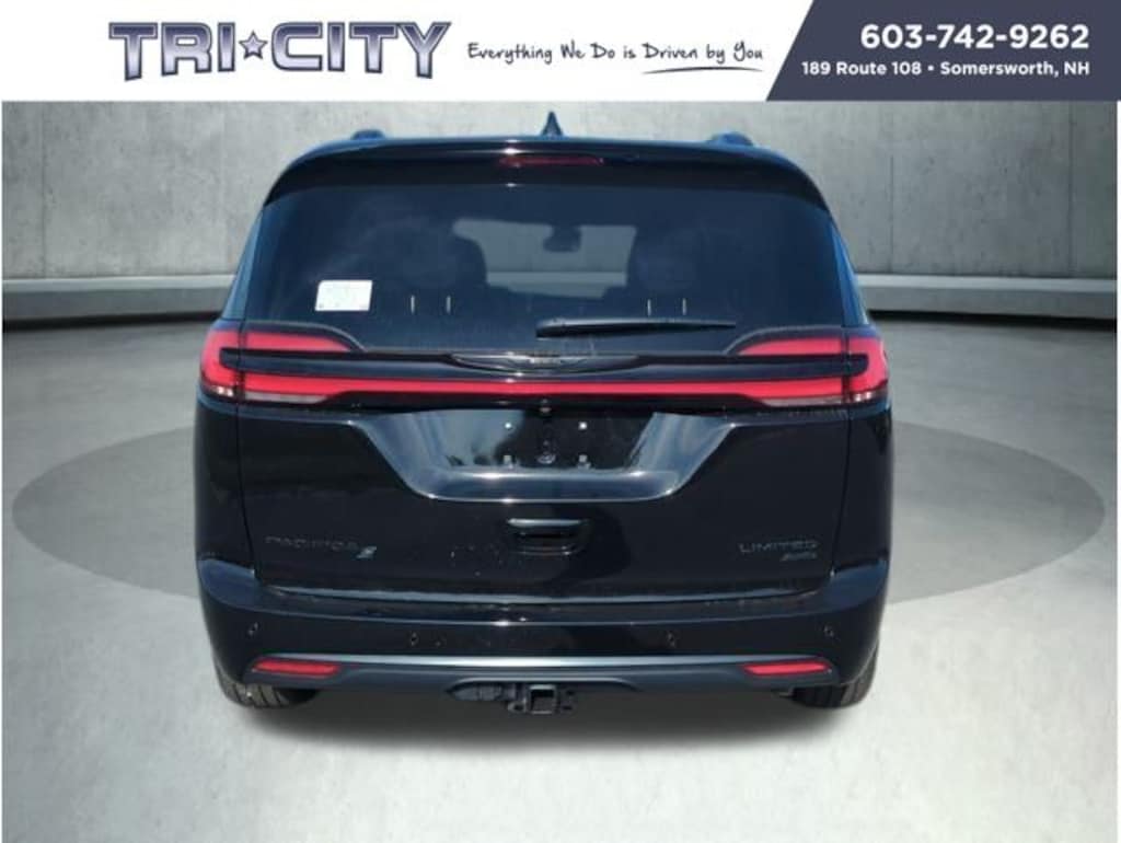 New 2026 Chrysler Pacifica LIMITED AWD Passenger Van