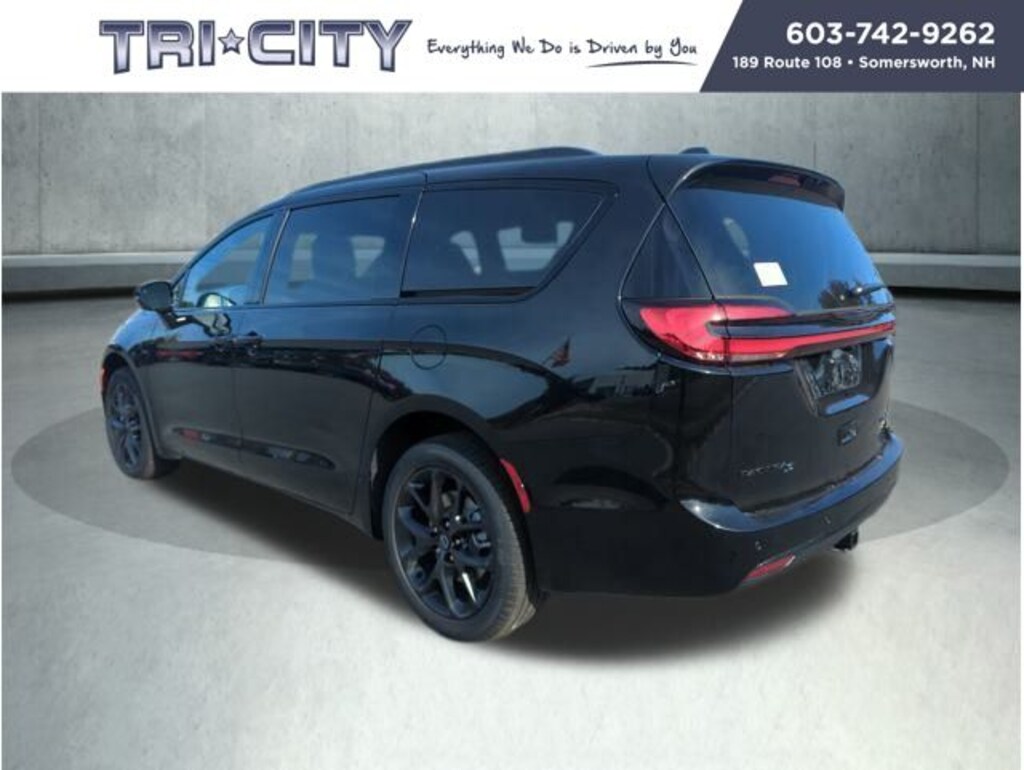 New 2026 Chrysler Pacifica LIMITED AWD Passenger Van
