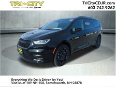 2026 Chrysler Pacifica LIMITED AWD Passenger Van