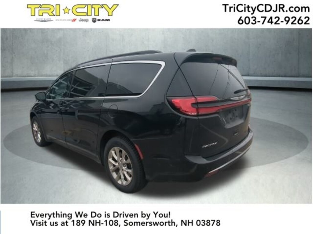 Used 2022 Chrysler Pacifica Touring L Minivan/Van