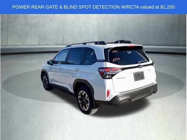 2025 Subaru Forester Premium photo 2