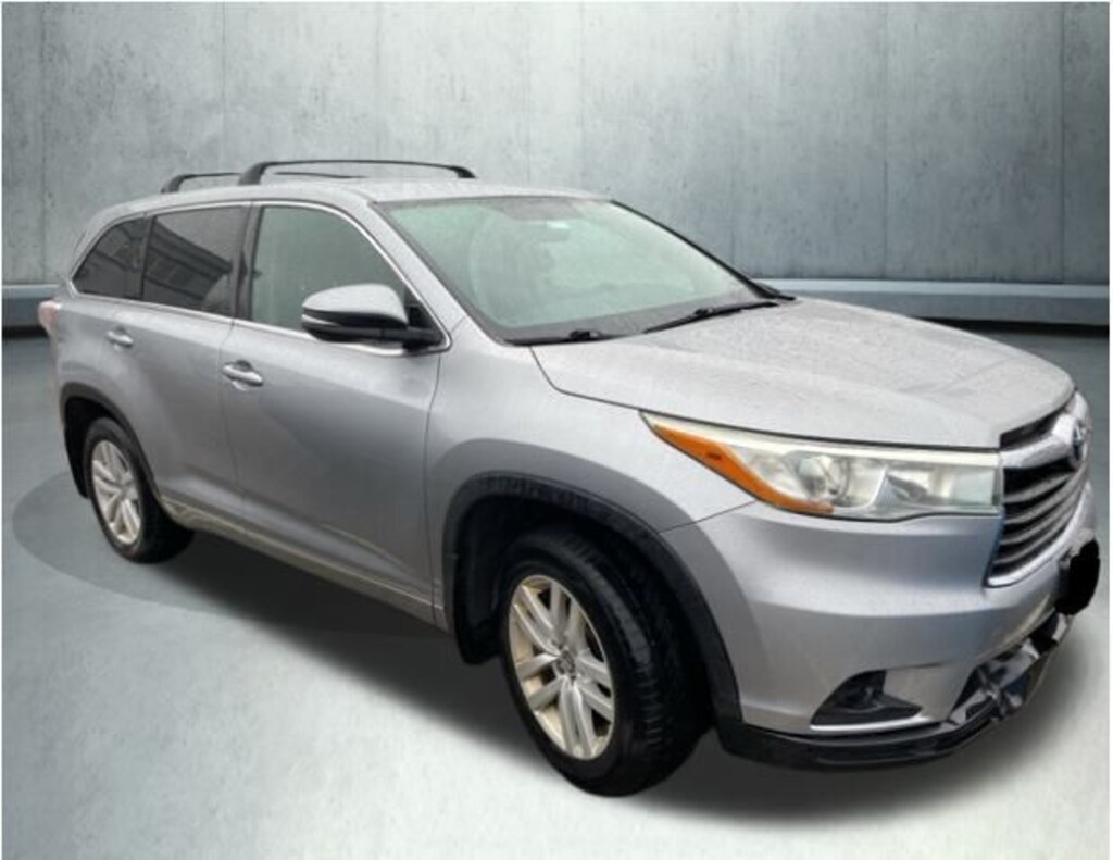 Used 2016 Toyota Highlander LE V6 SUV