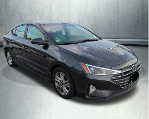 2020 Hyundai Elantra SEL photo 3