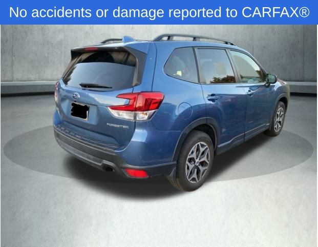 2022 Subaru Forester Premium photo 2