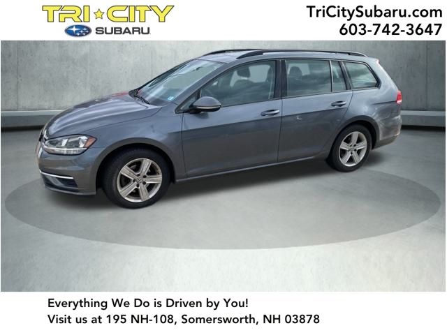 2018 Volkswagen Golf SportWagen SE's photo