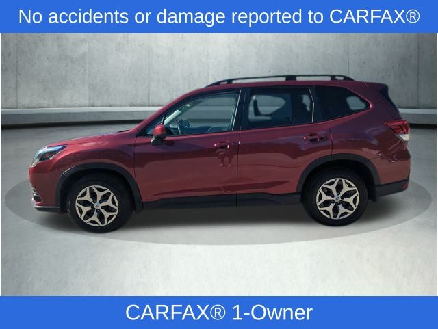 2022 Subaru Forester Premium photo 2