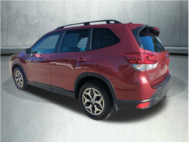 2022 Subaru Forester Premium photo 3