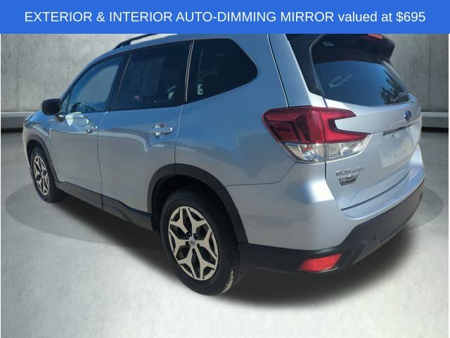 2024 Subaru Forester Premium Base photo 3