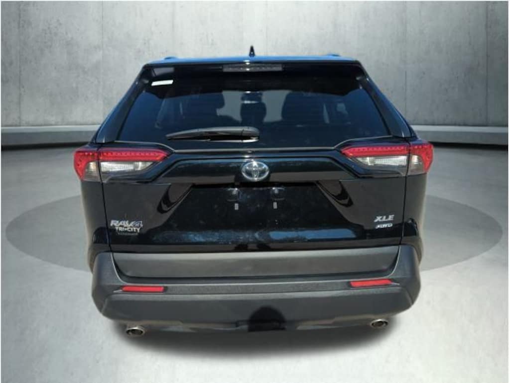 Used 2021 Toyota RAV4 XLE SUV
