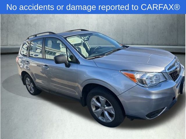 2016 Subaru Forester 2.5i photo 2