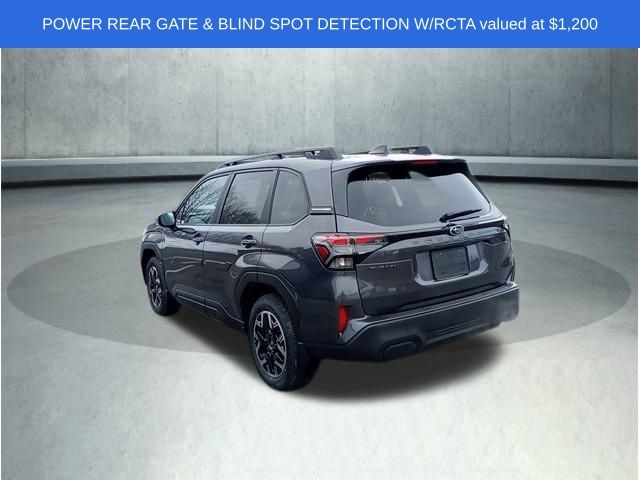 2025 Subaru Forester Premium photo 3