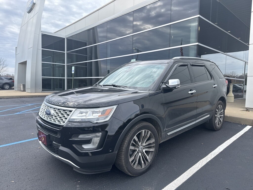 2016 Ford Explorer Platinum photo 2
