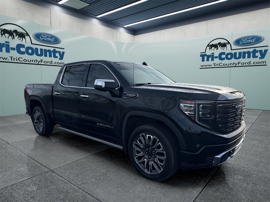 2024 GMC Sierra Denali's photo