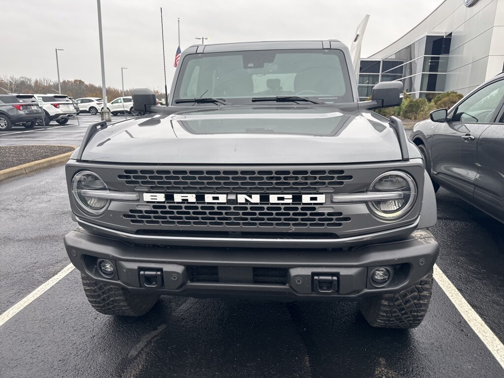 2022 Ford Bronco Badlands photo 2