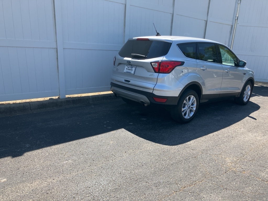 Used 2019 Ford Escape SE with VIN 1FMCU0GD3KUA89435 for sale in Buckner, KY