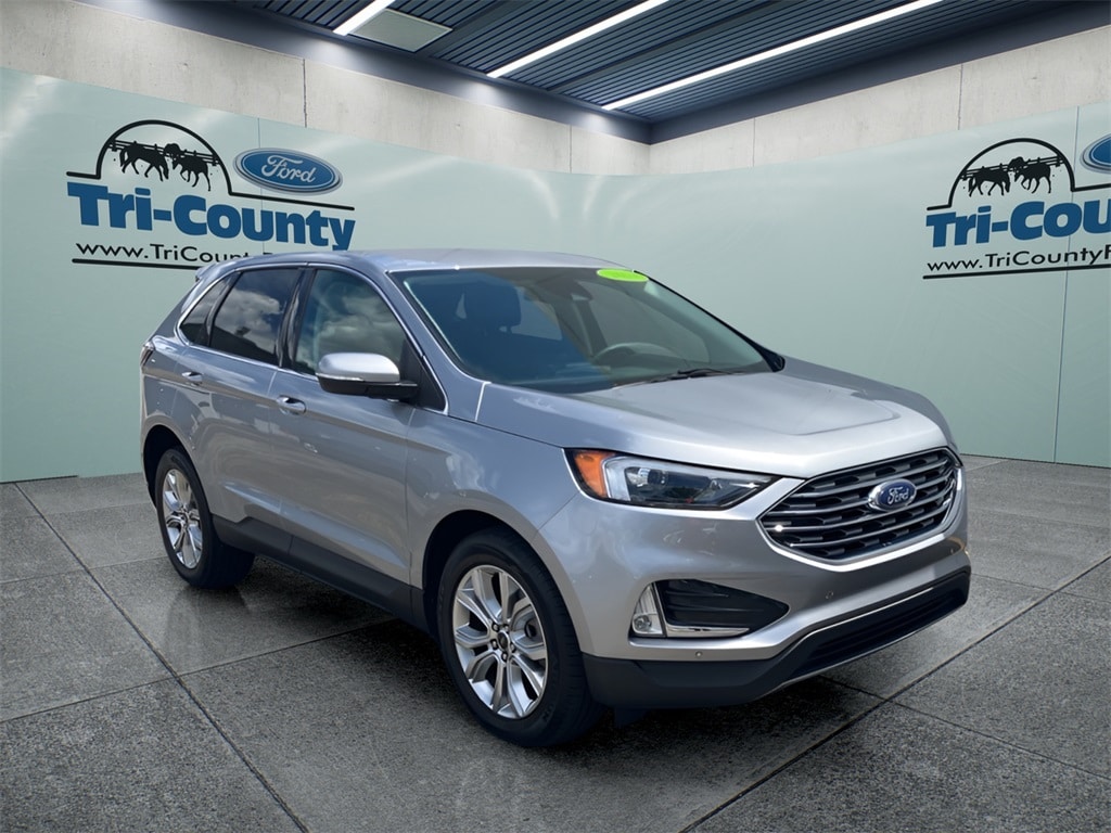 2024 Ford Edge Titanium's photo