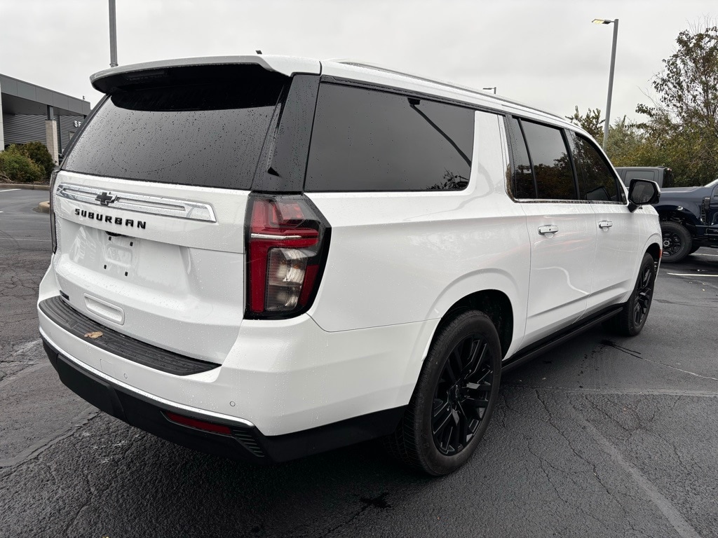 2024 Chevrolet Suburban High Country photo 4