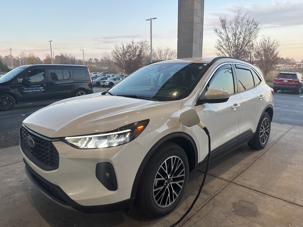 2023 Ford Escape Plug-In Hybrid Base Sport photo 2