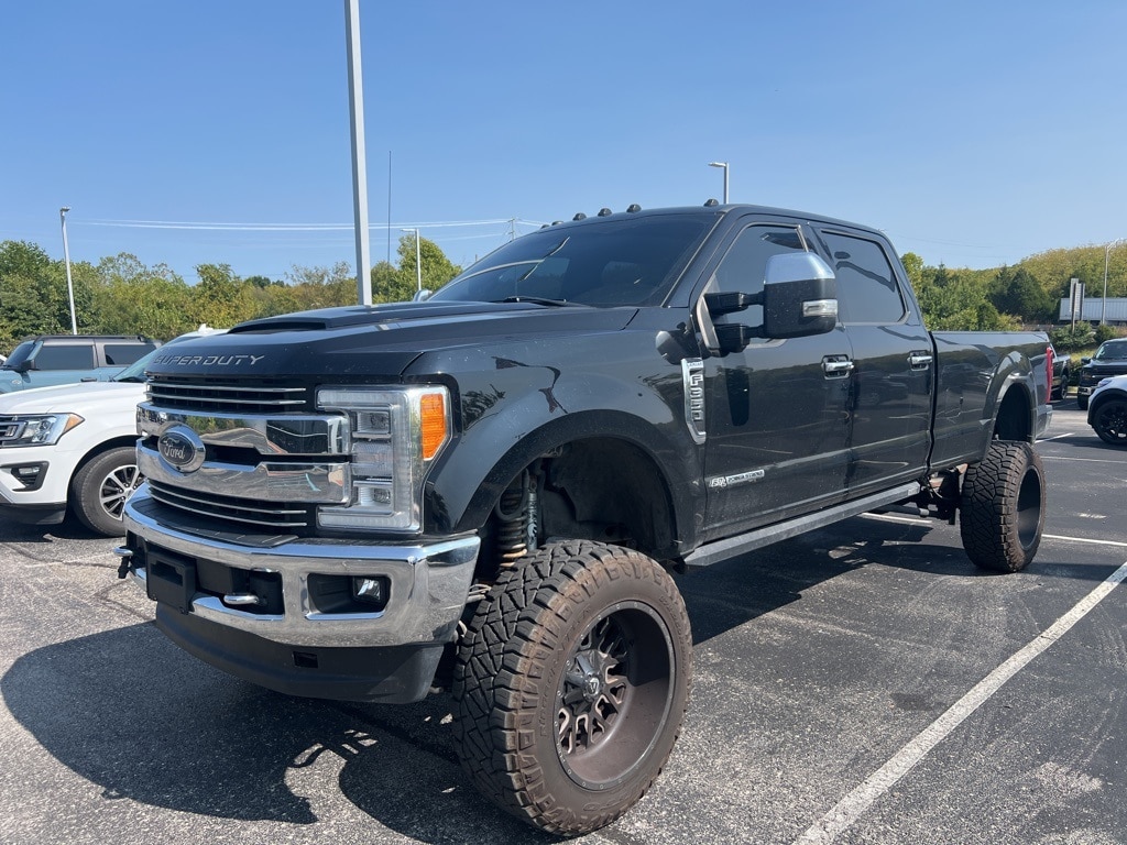 Used 2018 Ford F-350 Super Duty Lariat with VIN 1FT8W3BTXJEC76779 for sale in Buckner, KY