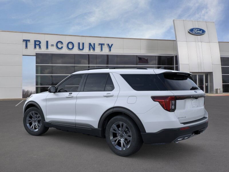 2026 Ford Explorer photo 3