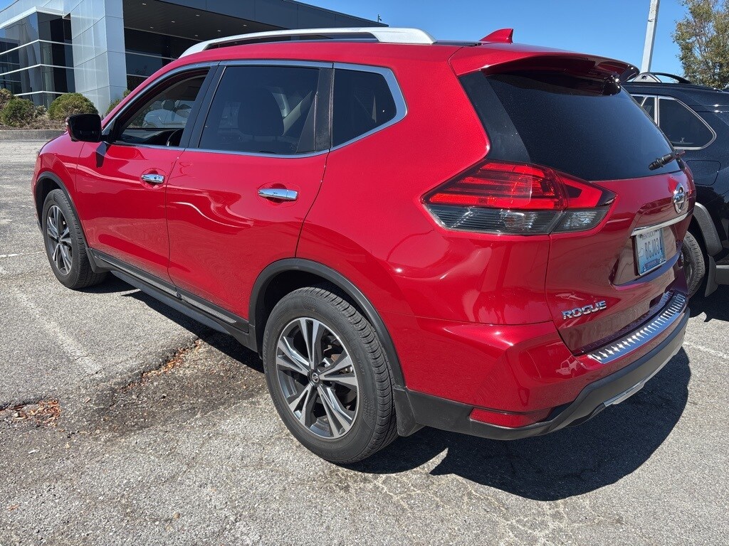2017 Nissan Rogue SL photo 4