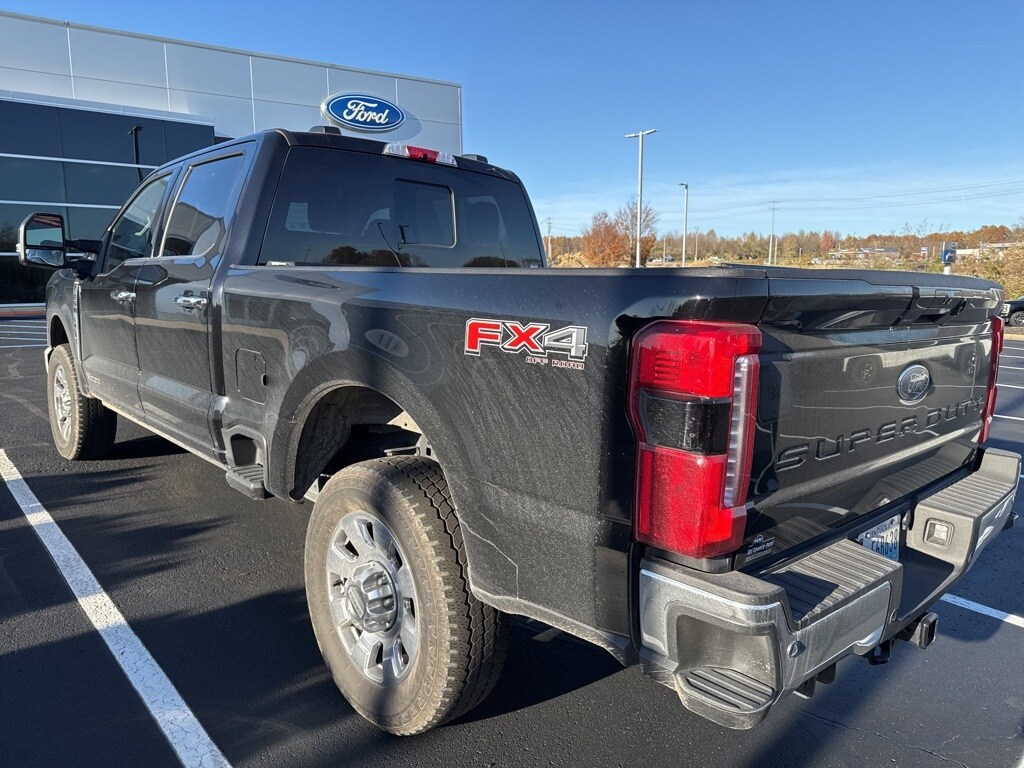 2025 Ford F-250 photo 3