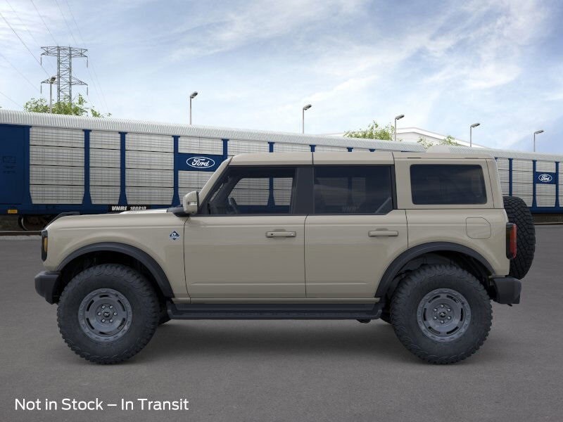 2025 Ford Bronco Outer Banks photo 3
