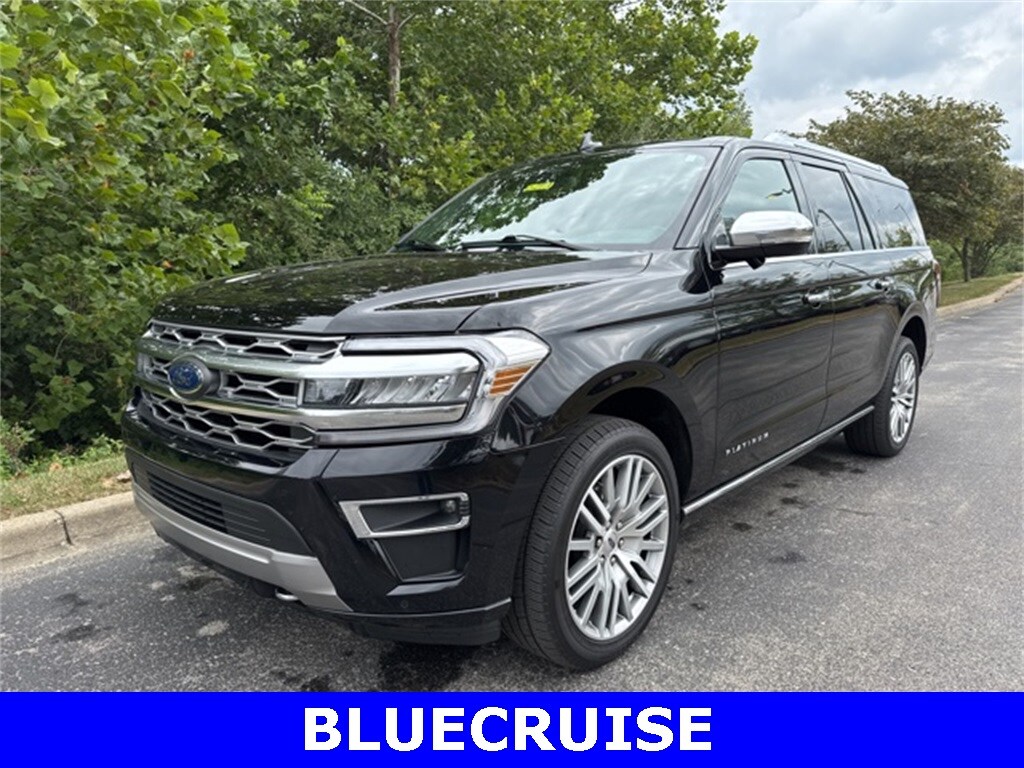 2022 Ford Expedition MAX Platinum photo 2