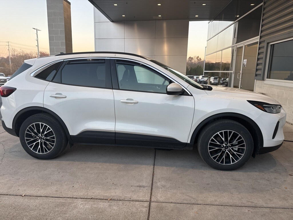 2023 Ford Escape Plug-In Hybrid Base Sport photo 3