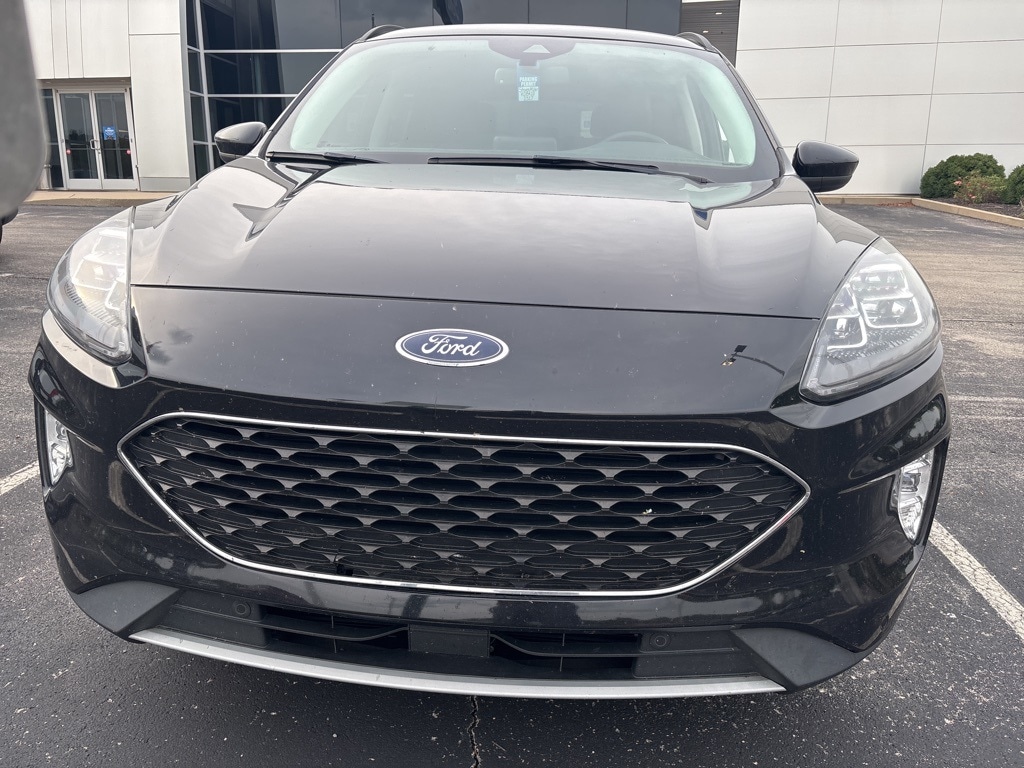 2022 Ford Escape Titanium photo 2