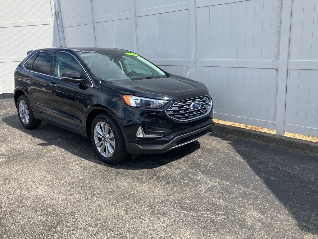 2024 Ford Edge Titanium photo 3