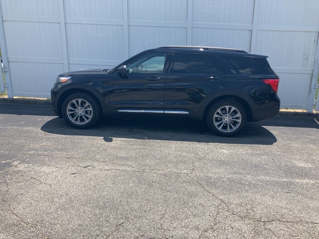 2022 Ford Explorer XLT Sport photo 4