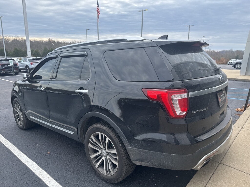 2016 Ford Explorer Platinum photo 4