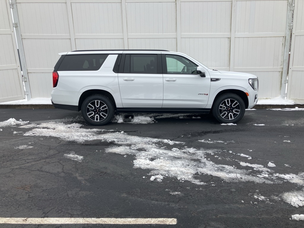2021 GMC Yukon XL AT4's photo