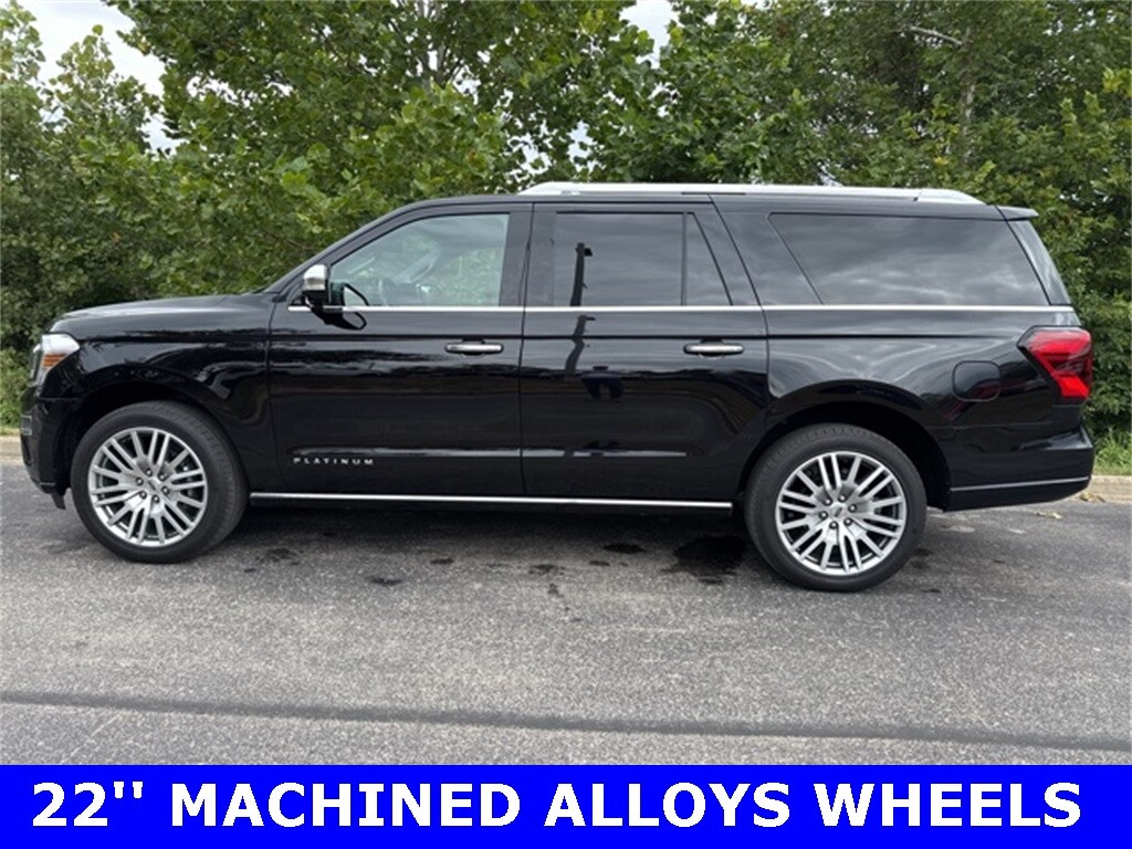 2022 Ford Expedition MAX Platinum photo 3