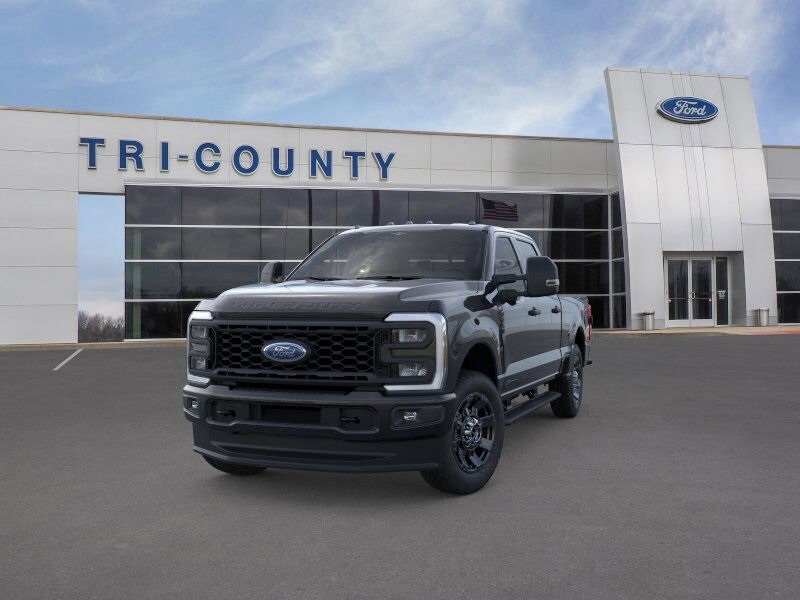 2025 Ford F-250 photo 2