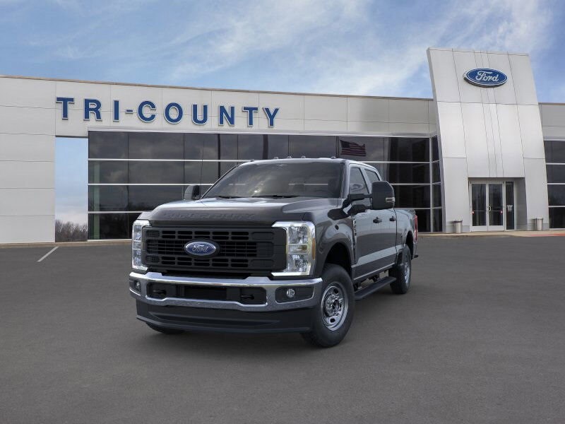 2025 Ford F-250 photo 2