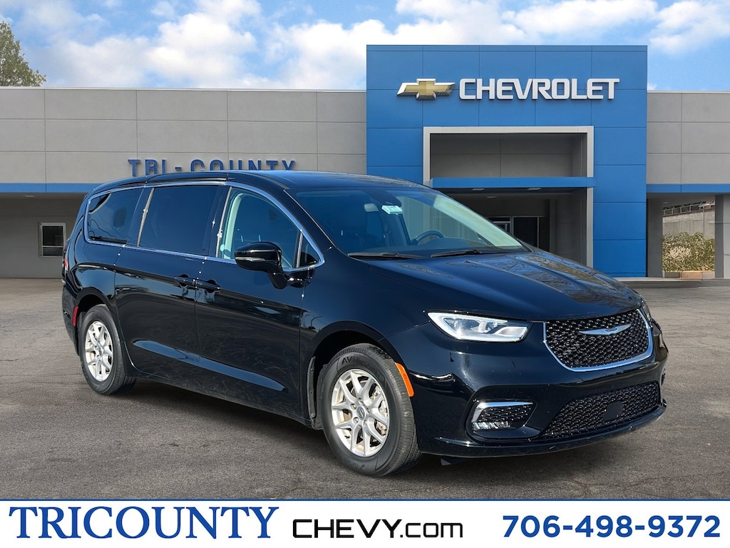 Used 2024 Chrysler Pacifica Touring L