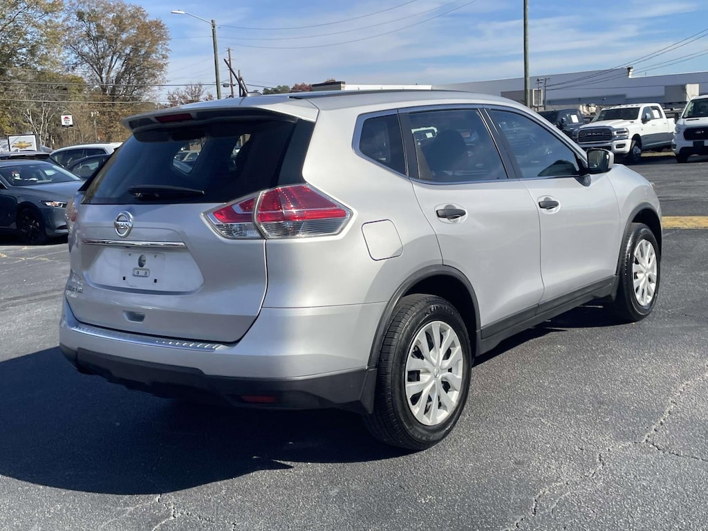 2016 Nissan Rogue S photo 3