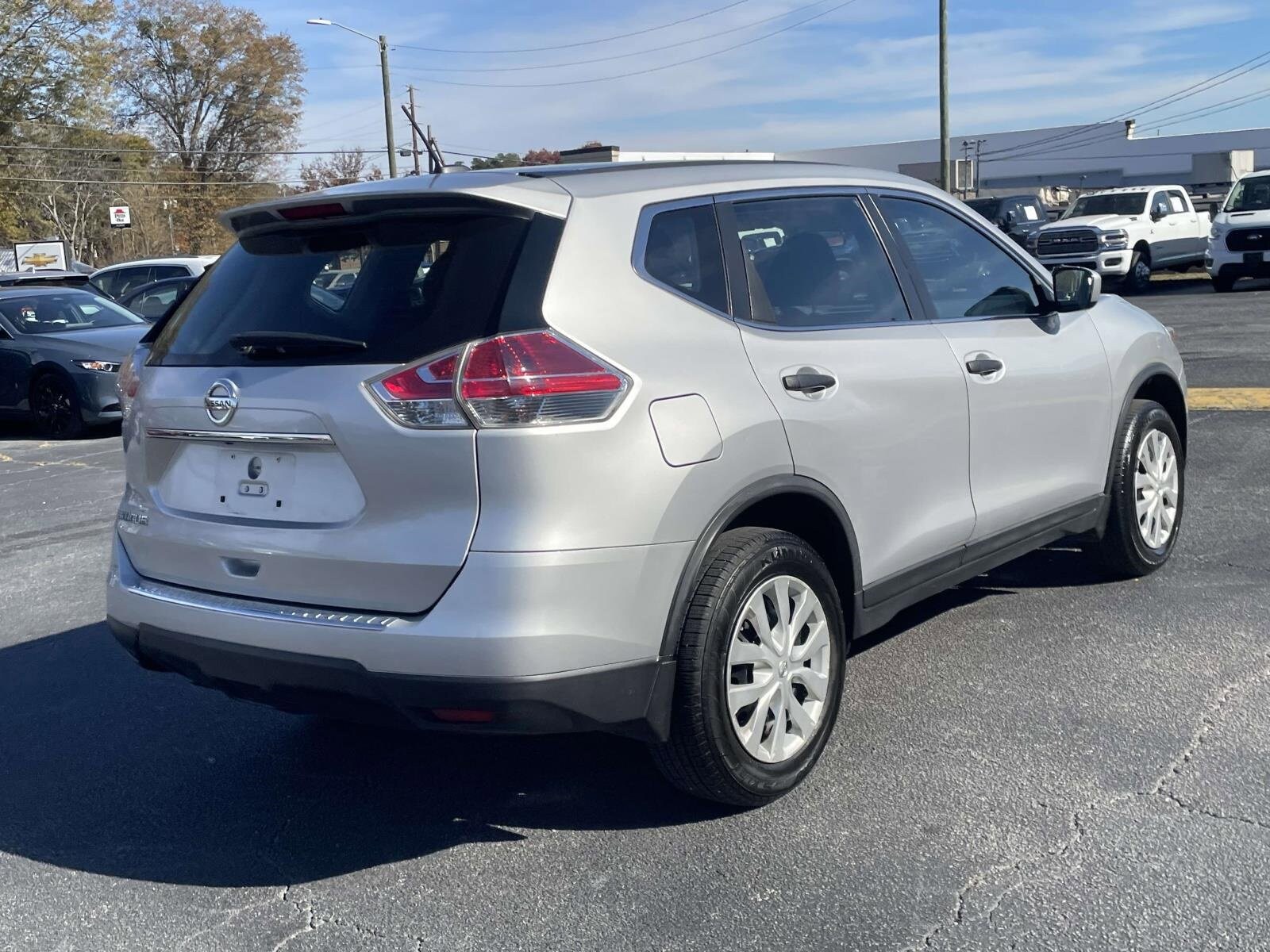 2016 Nissan Rogue S photo 3