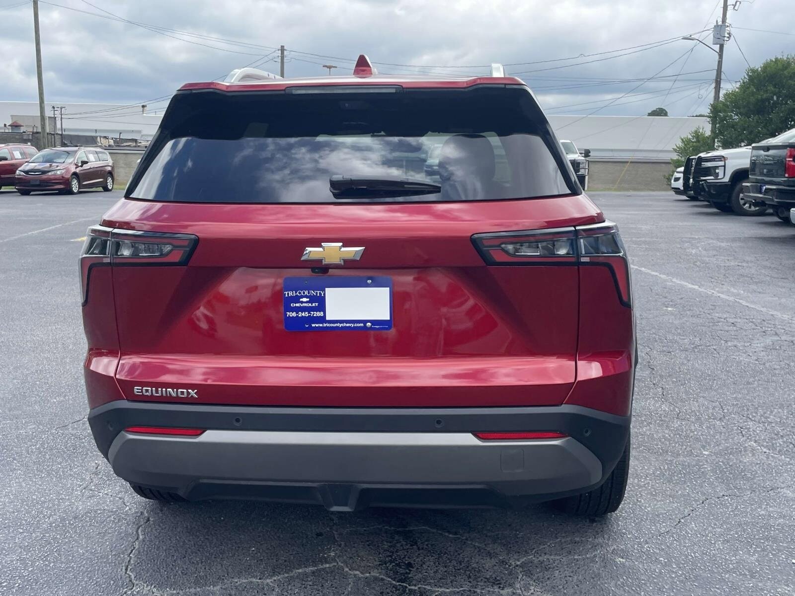 2025 Chevrolet Equinox LT photo 2