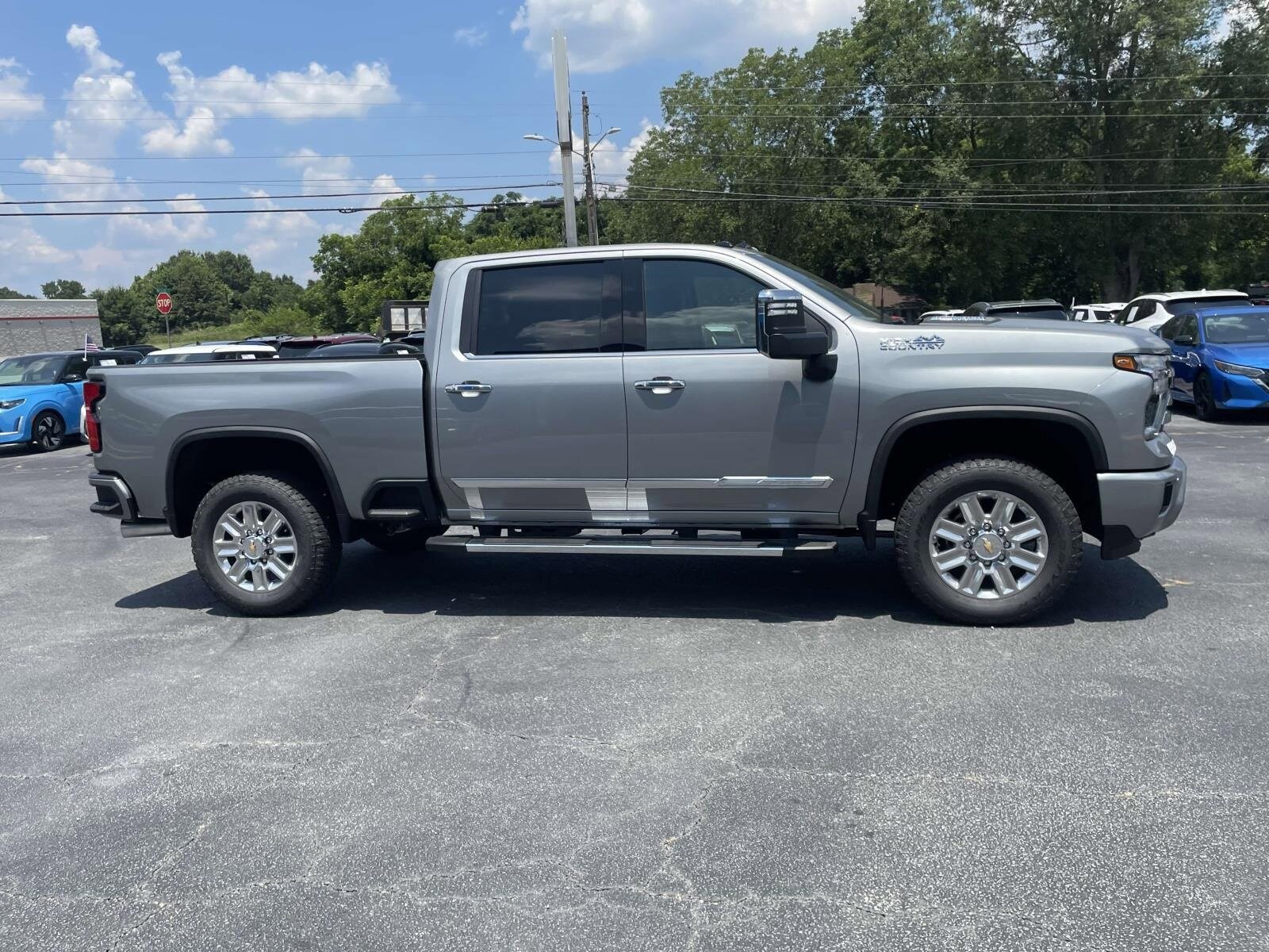2025 Chevrolet Silverado 2500HD High Country photo 2