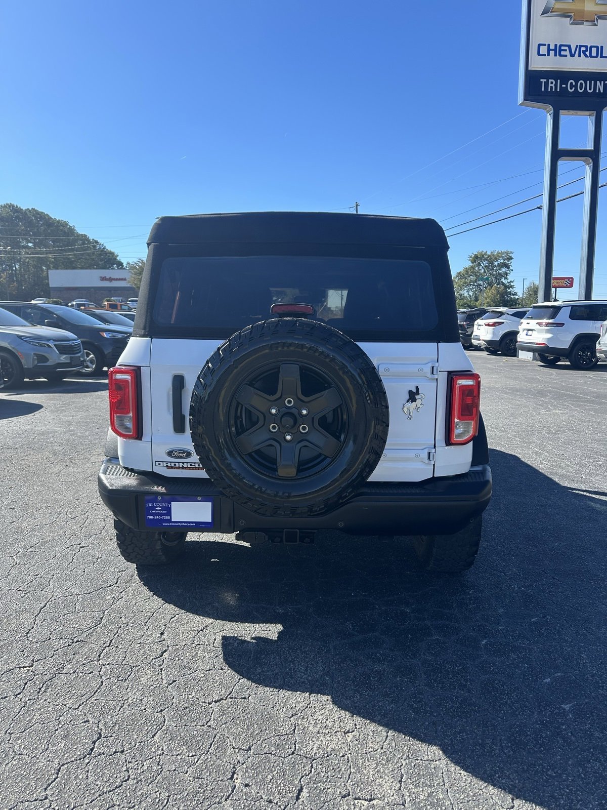 2023 Ford Bronco Black Diamond photo 2